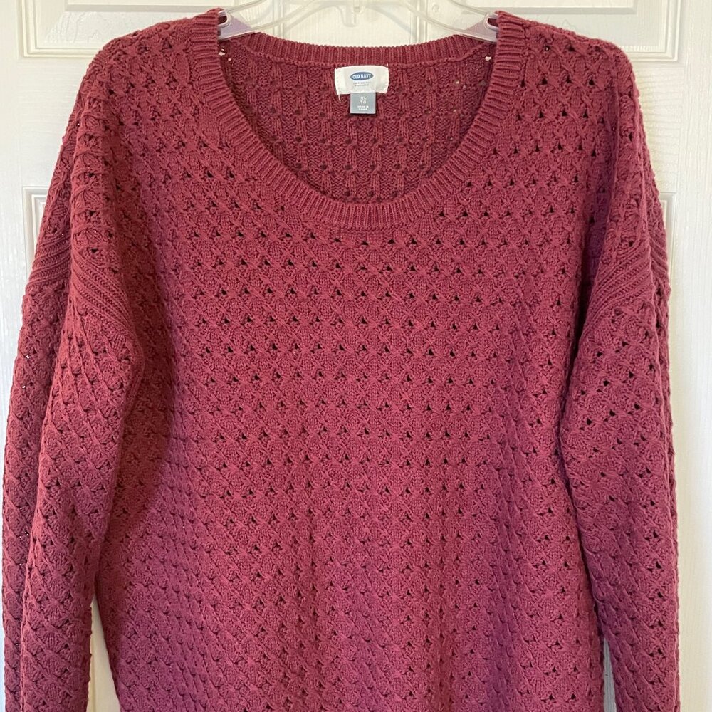 womens Old Navy sweater extra large burgandy